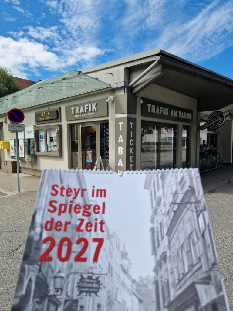 Der Kalender für 2027 mit der Trafik am Tabor im Hintergrund.